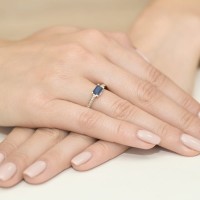 Pierścionek Złoty pr 585 Zaręczynowy 
Szafir 0.60 ct Brylanty 0.03 ct
W105-585-S0.60-BD