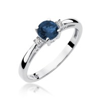 Pierścionek Złoty pr 585 Brylanty Szafir 0.50 ct
W010-585-S0.50-BD